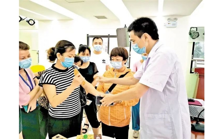 沙井街道组织252场中医药健康文化讲座进党群服务中心，让市民受惠受益